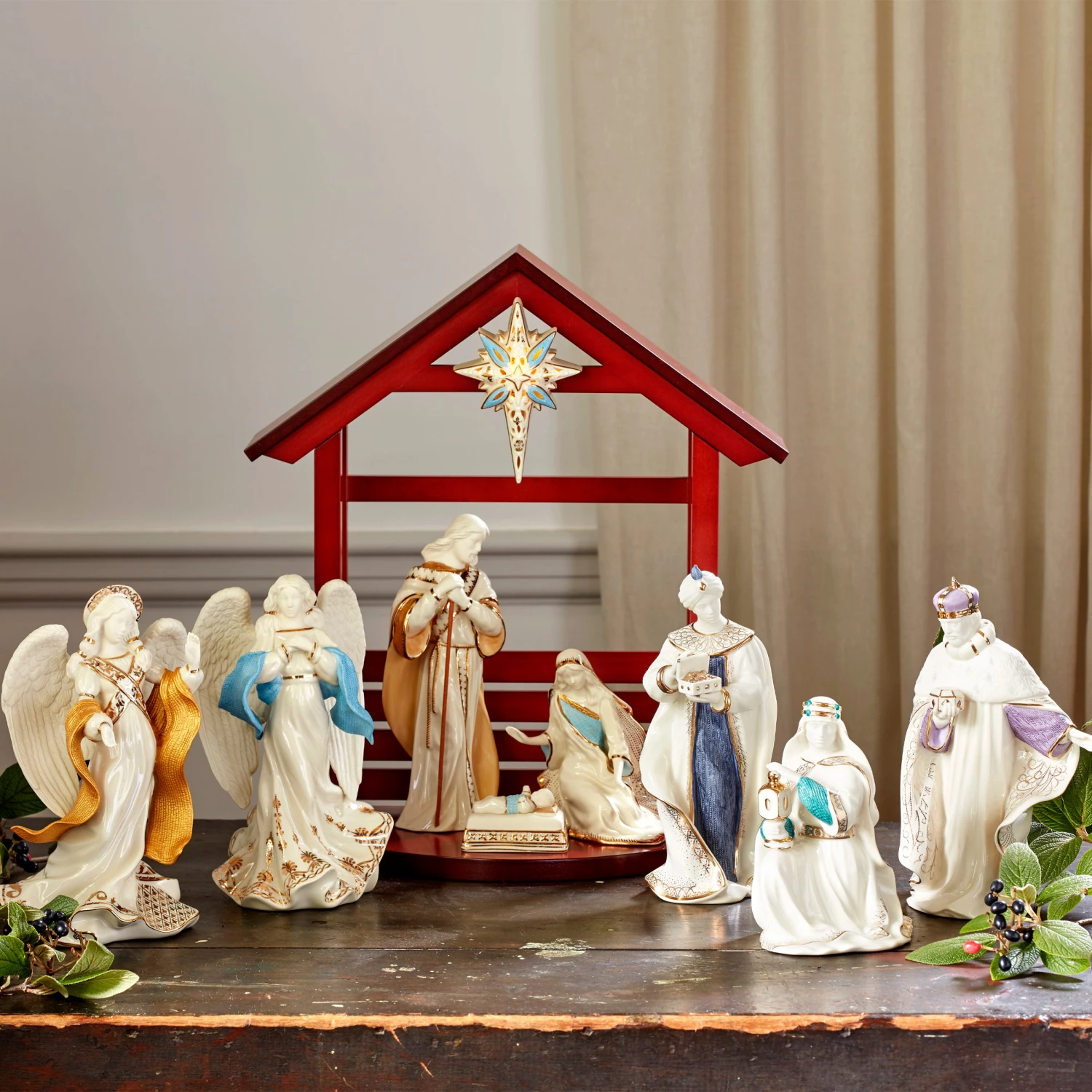 Lenox First Blessing Nativity 10-Piece Starter Set 4 Lenox First Blessing Nativity 10-Piece Starter Set - Image 2