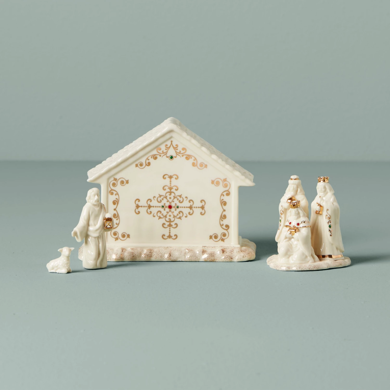 Lenox Mistletoe Park 6-Piece Manger Set 4 Lenox Mistletoe Park 6-Piece Manger Set - Image 2