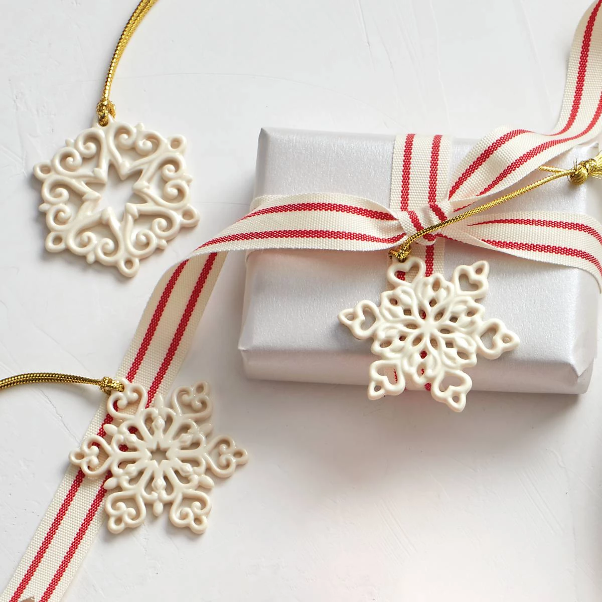Lenox Mini Snowflake 3-Piece Ornament Set 4 Lenox Mini Snowflake 3-Piece Ornament Set - Image 3