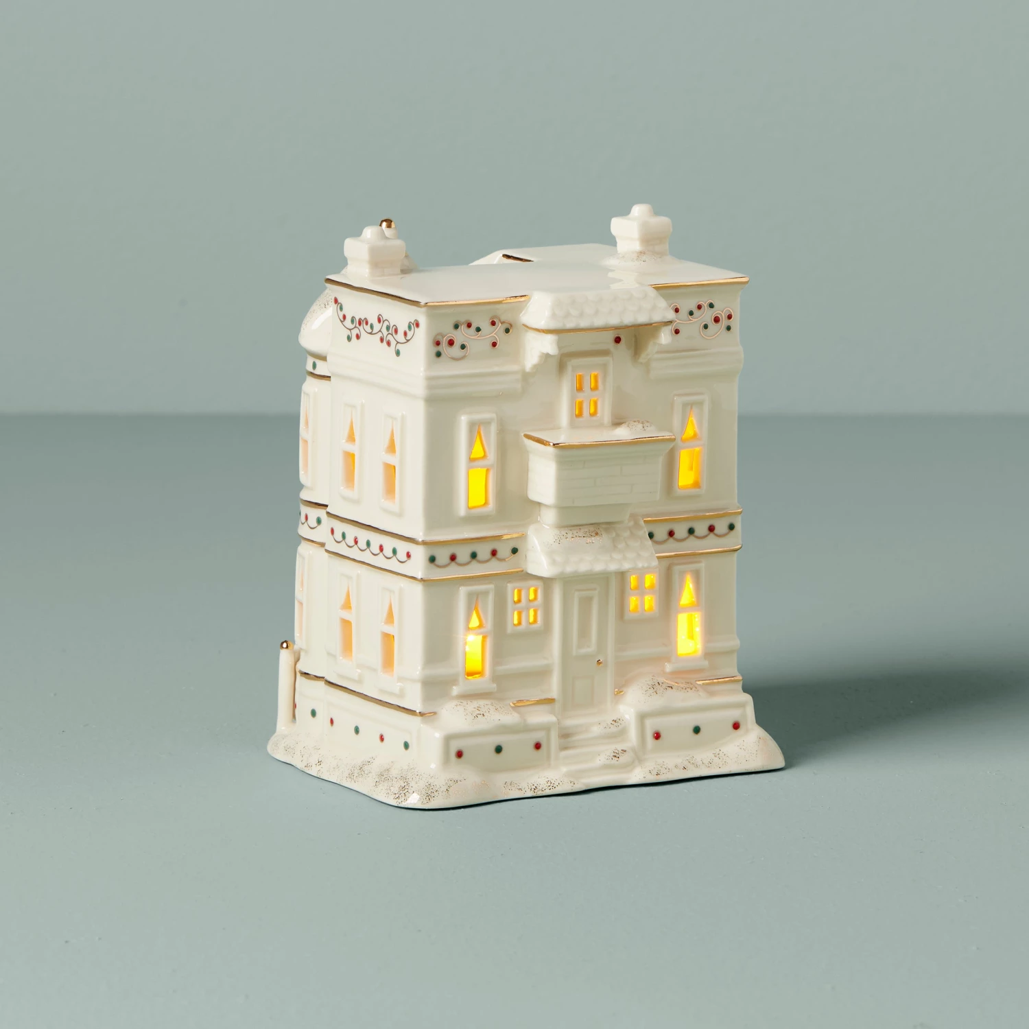 Lenox Mistletoe Park Bed & Breakfast Figurine 4 Lenox Mistletoe Park Bed & Breakfast Figurine - Image 2