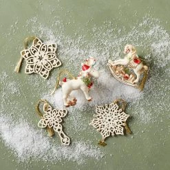 Lenox 2022 Snow Fantasies Snowflake Ornament -Lenox The Christmas Shop Sales 893694 893717 893718 894071 LHOL 22 FEA 1 3f57e51f 68c7 401b 992a f57ffde3dca7