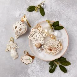 Lenox 2022 A Year to Remember Wreath Ornament -Lenox The Christmas Shop Sales 893705 893693 893691 893718 893576 LHOL 22 FEA 1 0f7d65ba cd98 43ea b456 ee866fe48af1